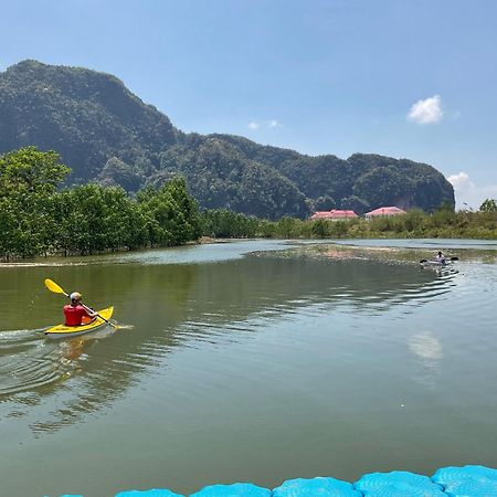 Thaweesuk Heritage Homestay Phang Nga Exteriör bild