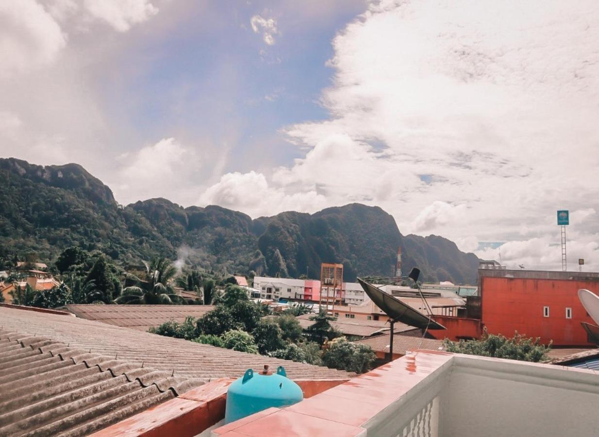 Thaweesuk Heritage Homestay Phang Nga Exteriör bild